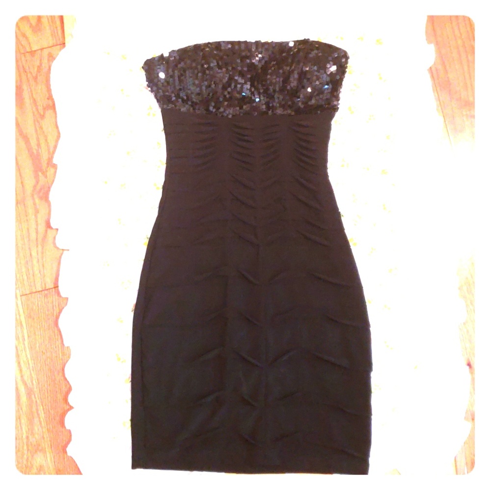Black mini dress 🖤